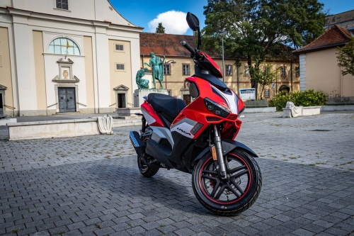 Linea Chearger 125 4T EFI motorkerékpár